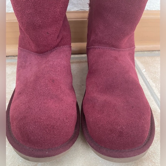 Kookaburra By Ugg  Maroon Jordan’s Short Boots With Side Button; size 8 - Picture 3 of 7